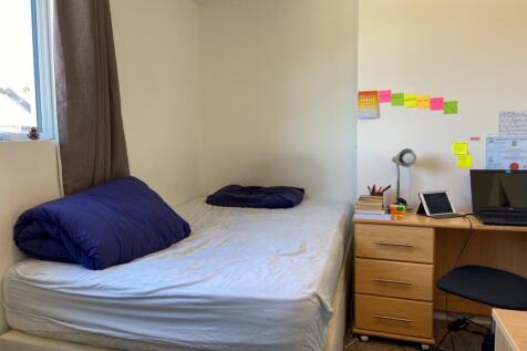 64 Brading Road Bedroom 5 (2)