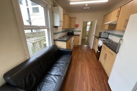 73 Bernard Road - Kitchen (2)