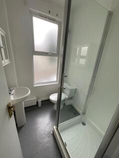 73 Bernard Road - Batheroom 2 (1)