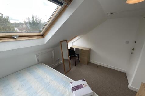 73 Bernard Road - Bedroom 7 (2)
