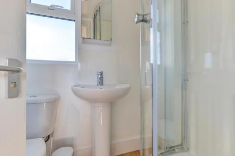 BATHROOM (3)