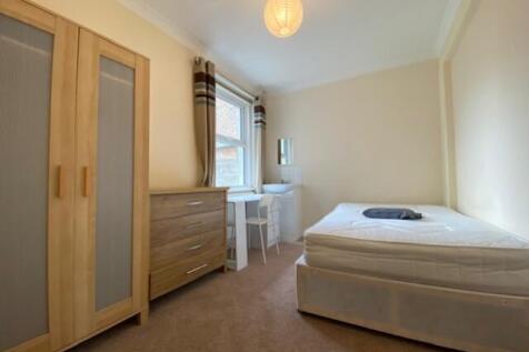 1 Whippingham Street Bedroom 1