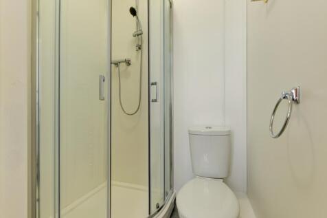 22 Freshfield Street Ensuite 3