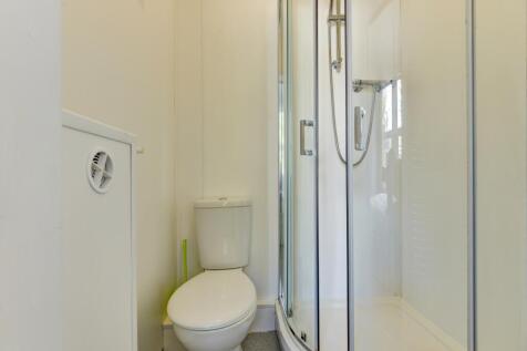 22 Freshfield Street Ensuite 4
