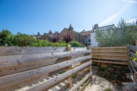 22 Freshfield Street Outside Area