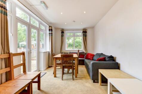 101 Coombe Road Lounge