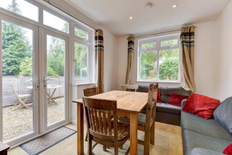 101 Coombe Road Lounge (2)