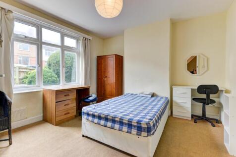 101 Coombe Road Bedroom 1 (2)