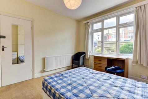 101 Coombe Road Bedroom 1