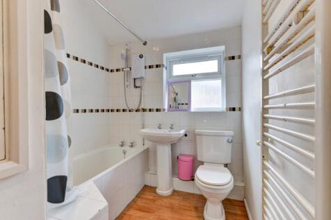 101 Coombe Road Bathroom