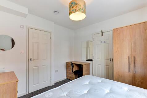 2 Bristol Gardens Bedroom 1 (1)