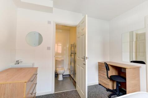 2 Bristol Gardens Bedroom 1 (2)