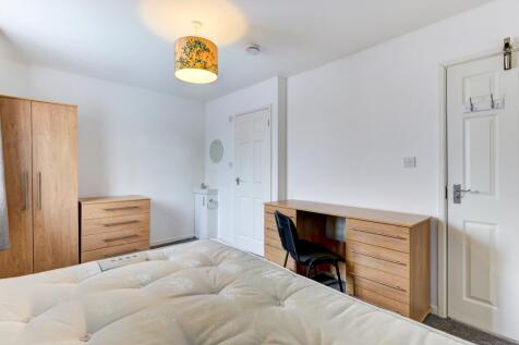 2 Bristol Gardens Bedroom 5 (3)