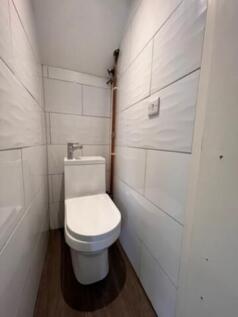 3 Totland Road - WC (1)