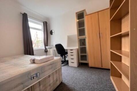 3 Totland Road - Bedroom 2 (1)