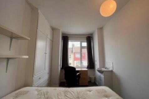 3 Totland Road - Bedroom 5 (3)