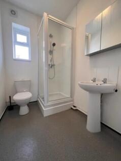 3 Totland Road - Bathroom 2 (1)
