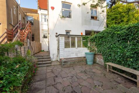 3 Totland Road Garden (1)