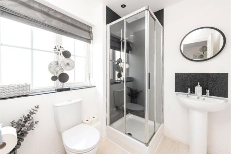 First Floor En Suite