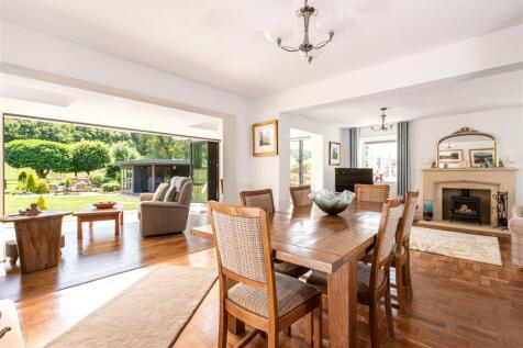 Sitting/Dining Room