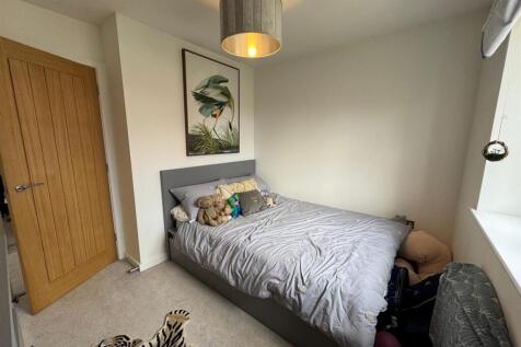 Bedroom 2 (5).jpg
