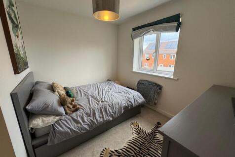 Bedroom 2 (2).jpg