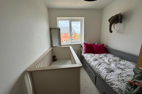 Bedroom 3 (2).jpg