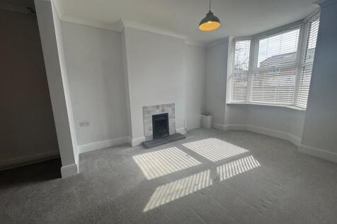 Lounge 2.jpg