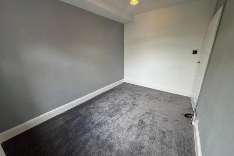 Bedroom 2 (2).jpg