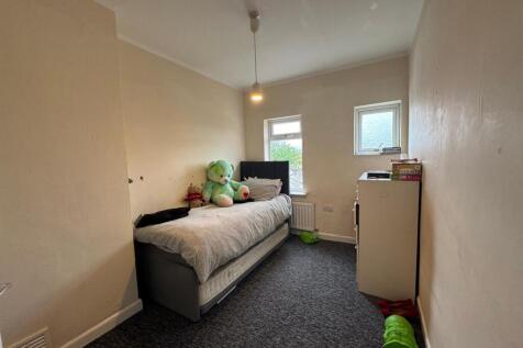 Bedroom 3.jpg