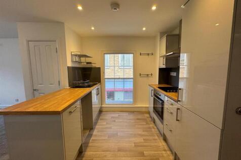 Kitchen 2.jpg