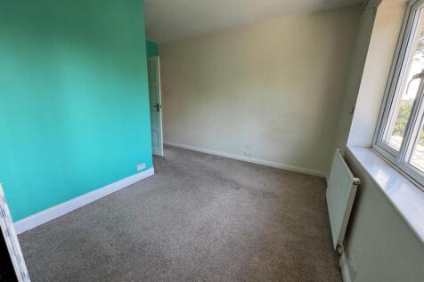Bedroom 2 (4).jpg