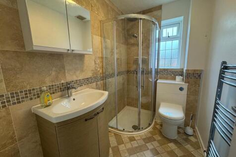Bathroom 3.jpg