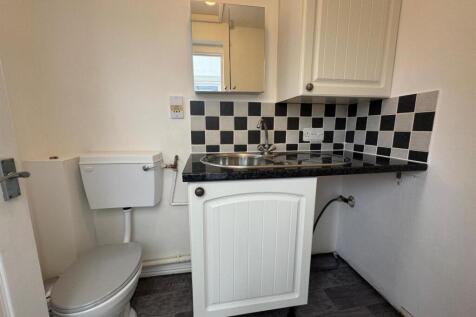 Utility Room 2.jpg