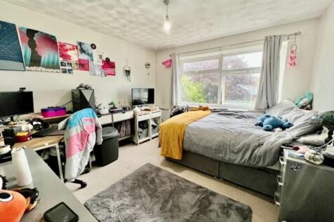 Rear Bedroom