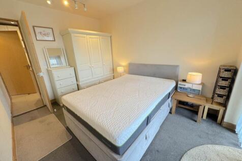 annex bedroom