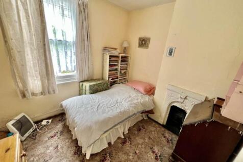 rear bedroom