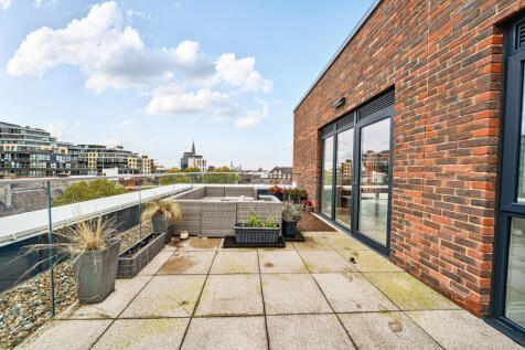 1371703-5-68fa51f...