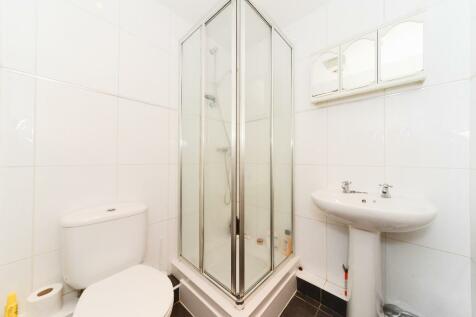 En-Suite Bathroom B1