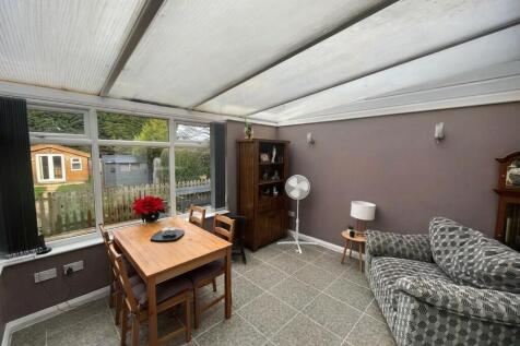 Conservatory - ne...