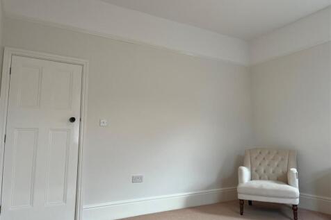 Bedroom 4.jpg