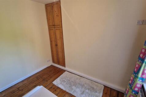 Rear bedroom