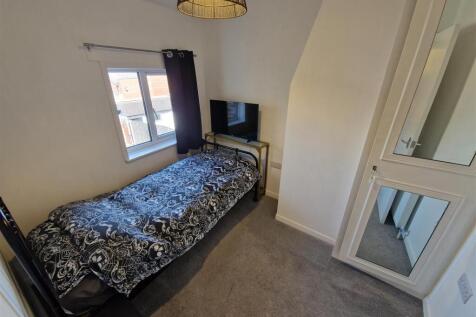 Rear Bedroom