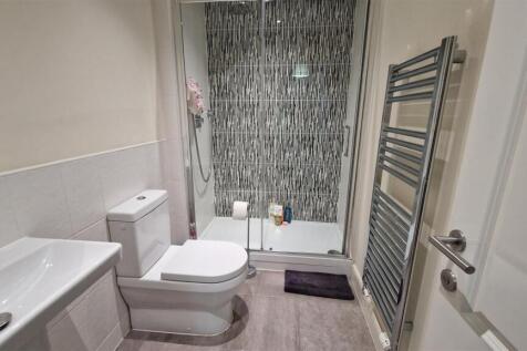 En-suite Master Bedroom