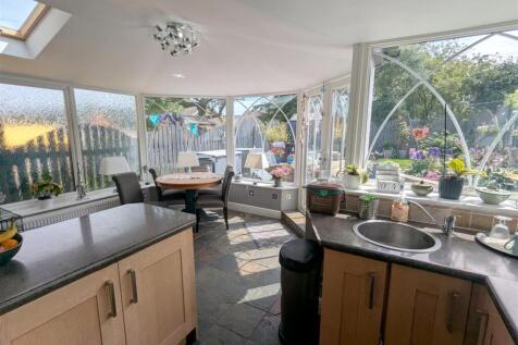 Kitchen Diner 4.jpg