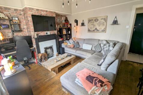 Living Room 2.jpg