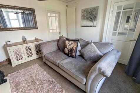 Living Room 1.jpg