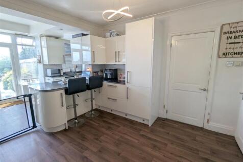 Kitchen Diner 2.jpg