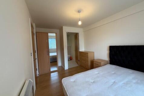 Bedroom 1 &amp; Ensuite