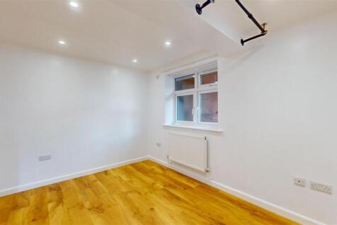 Reception/Bedroom 4